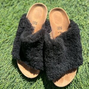 Papillio Black Fuzzy Slide
